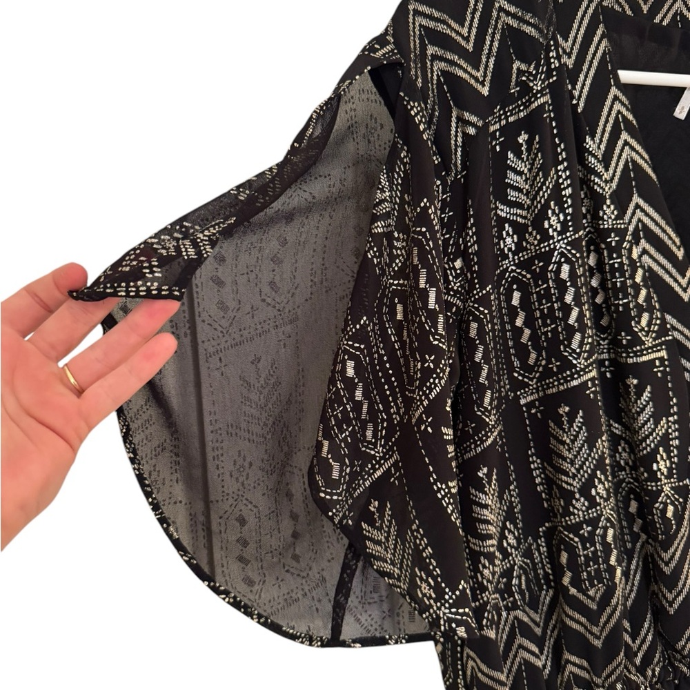 Women’s—Free People Black And Gold Short Split Sleeve V-Neck Dress. Size Small. - Picture 5 of 11
